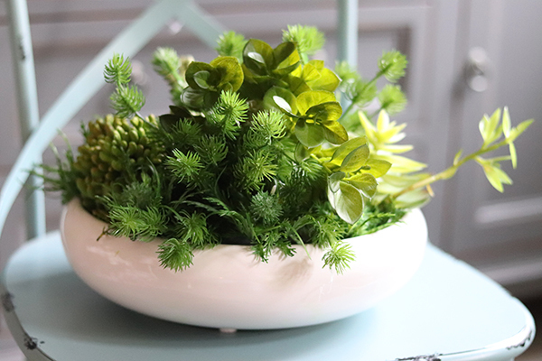 Gerrano, kompozycja sukulenty w białej misie, wys.25cm