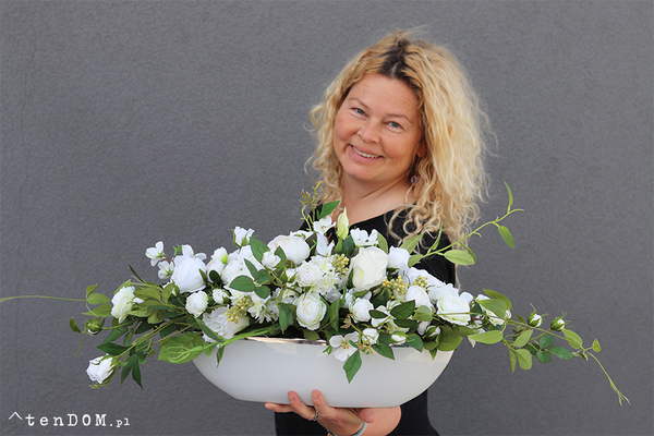 elegancka kompozycja kwiatowa Biellona wym.32x70cm