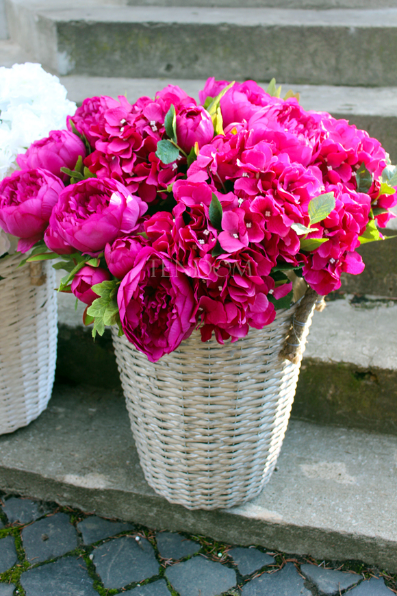 bardzo bogaty kosz z ciemnoróżowymi hortensjami i peoniami Provance,  wys.55cm 