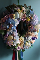 Błękitna Poświata, wianek na drzwi z kolorowymi wstążkami, śr.40cm