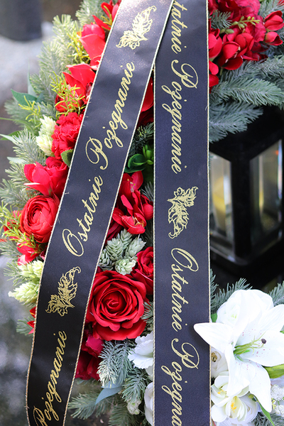 Biel i Czerwień XXL, bogaty wieniec pogrzebowy ze wstęgą, śr.66cm