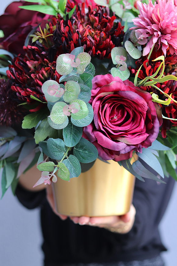 Astry Bordo, kompozycja kwiatowa nagrobna, wym.50x55x40cm