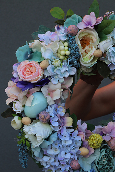 Błękitna Poświata, wianek na drzwi z kolorowymi wstążkami, śr.40cm