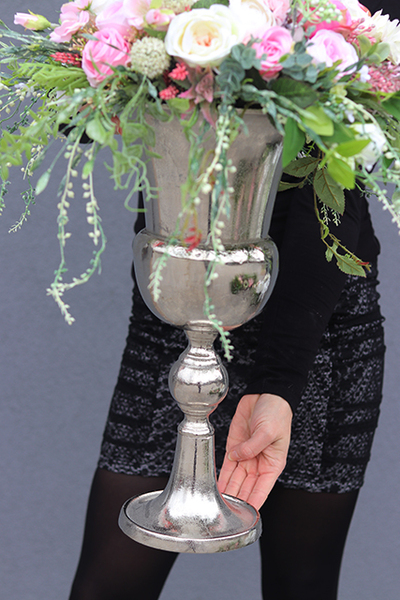 kompozycja kwiatowa Manfredo w Pucharze, wys.64cm