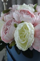 Berenika, efektowny flowerbox / kompozycja kwiatowa / bukiet, wys.29cm