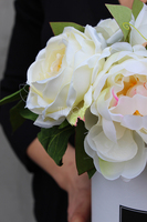 kompozycja kwiatowa / bukiet Flowerbox Biała Peonia 2, wys.27cm