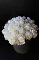 kompozycja kwiatowa / bukiet Flowerbox Roses Cream, wys.34cm