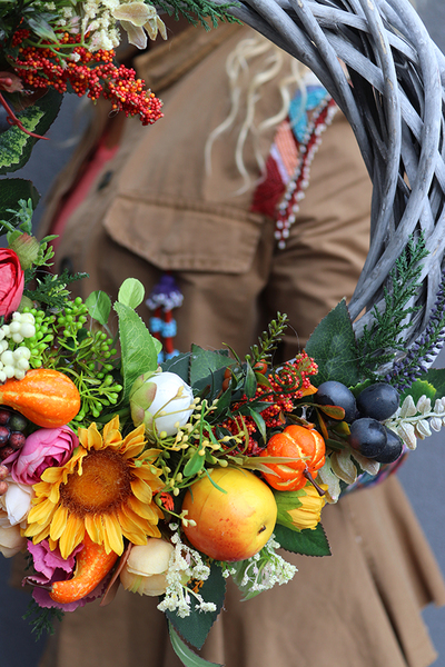 efektowny wianek z owocami, Otoczeni Jesienią, śr.36cm  