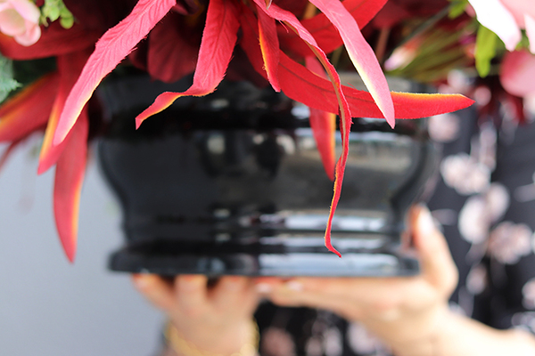 Bordolina, kompozycja kwiatowa / dekoracja nagrobna, wys.50cm