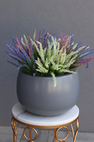 kompozycja kwiatowa w szarej donicy, Wrzosy Moko Fiberglass, wym.42x50cm 