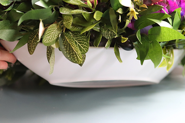 bogata kompozycja w ceramicznym naczyniu, Ekspresja, wys.32cm, dł.76cm