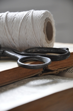 sznurek biały duży, dł. 30 m