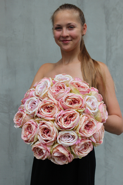 Benita, kompozycja kwiatowa / bukiet / Flowerbox, wys.38cm