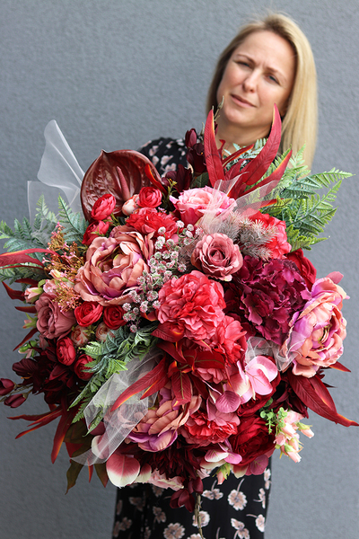 Bordolina, kompozycja kwiatowa / dekoracja nagrobna, wys.50cm