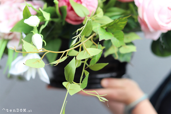 bogata kompozycja nagrobna w misie, Katalotta, wym.54x80x70cm