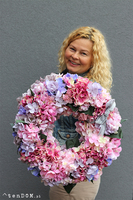 Romantyczne Hortensje, gęsty różowy wianek na drzwi, śr.42cm 