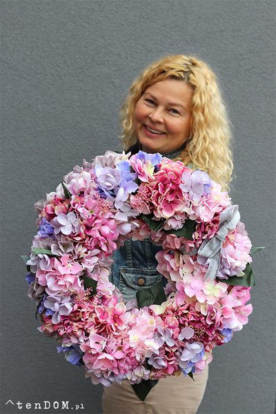 Romantyczne Hortensje, gęsty różowy wianek na drzwi, śr.42cm 