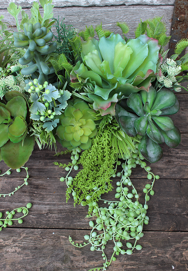 Anya 3, piękna kompozycja Sukulenty w lustrzanej donicy, wys.34cm