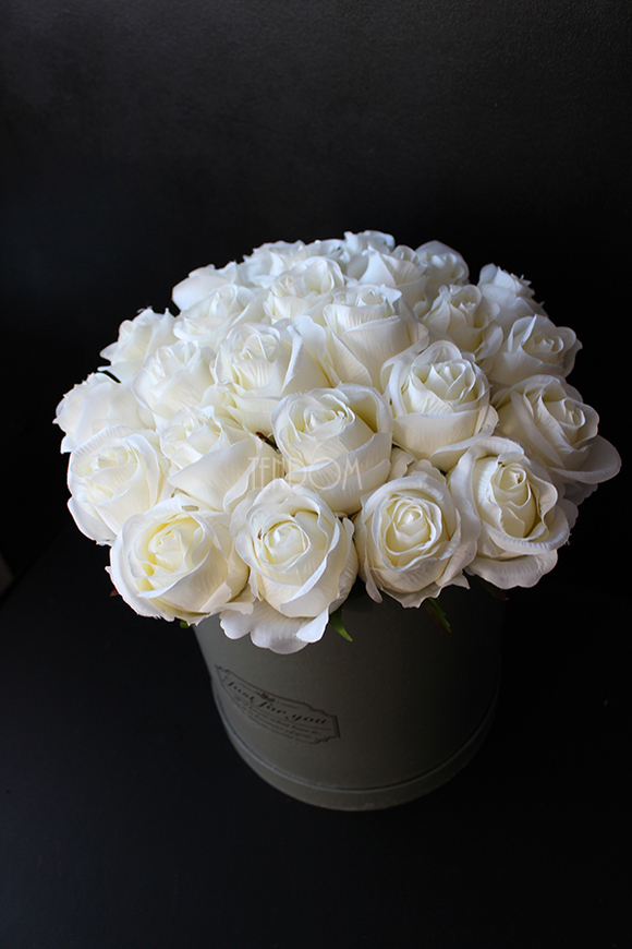 kompozycja kwiatowa / bukiet Flowerbox Roses Cream, wys.34cm