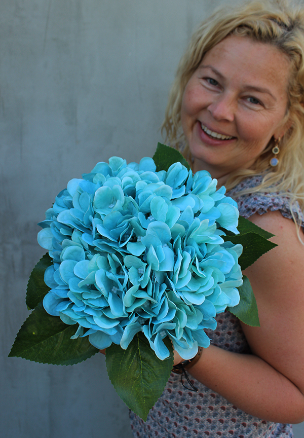 Laluna, flowerbox / turkusowa kompozycja kwiatowa / bukiet, wys.21cm