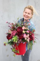 Benjamin, walentynowa kompozycja kwiatowa / bukiet / Flowerbox, wys.46cm