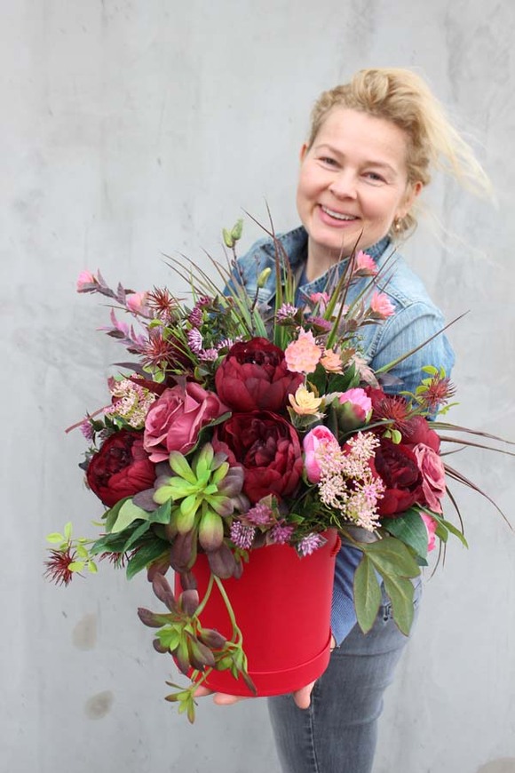 Benjamin, walentynowa kompozycja kwiatowa / bukiet / Flowerbox, wys.46cm