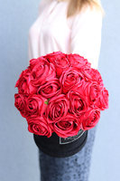 welurowy flowerbox / kompozycja kwiatowa Red Flowers, wys.29cm