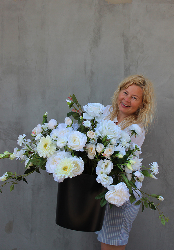 Agnes elegancka kompozycja we wkładzie do donicy, wys.68cm