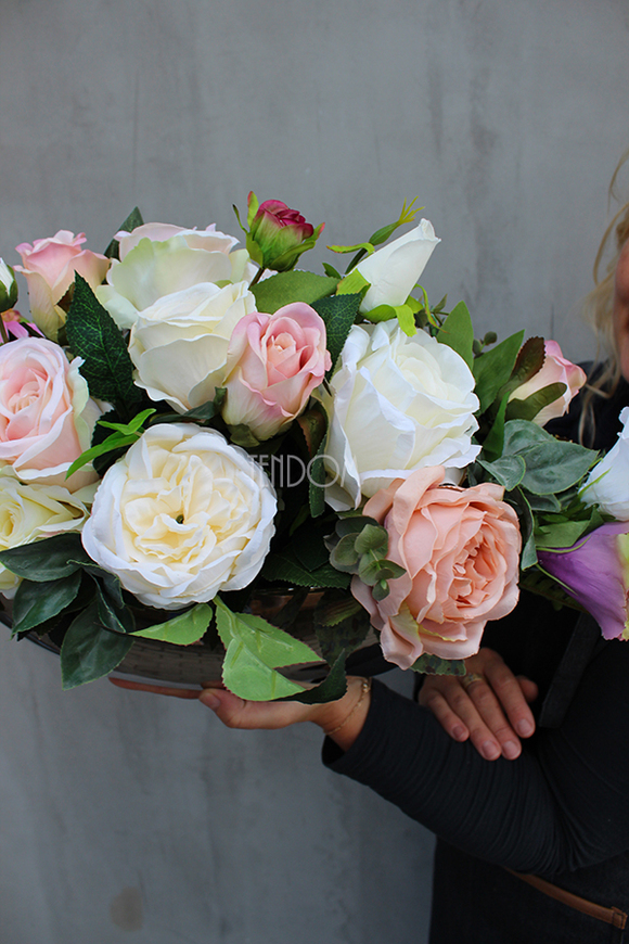 Jolanta Laos, efektowna kwiatowa kompozycja, wym. 55x36x30cm