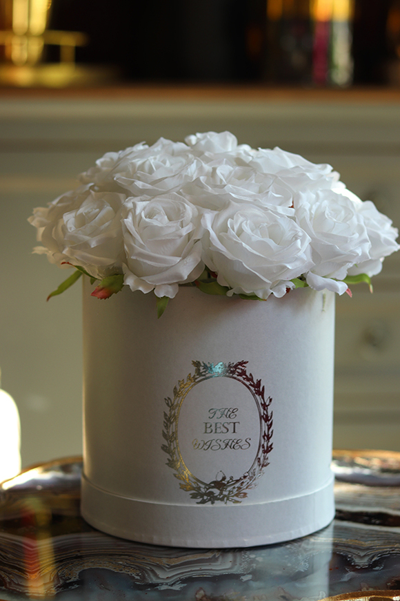 Białe Róże Premium, kompozycja kwiatowa / bukiet / flowerbox, wys.24cm