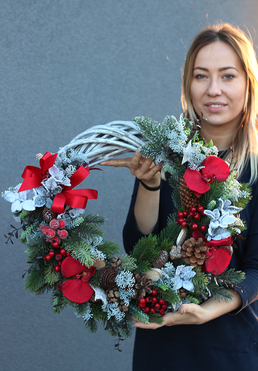 Czerwone Święta, bożonarodzeniowy wianek z orchideą, śr.48cm