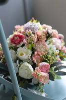 Jessy, dekoracja kwiatowa w białym naczyniu, wym.21x47cm 