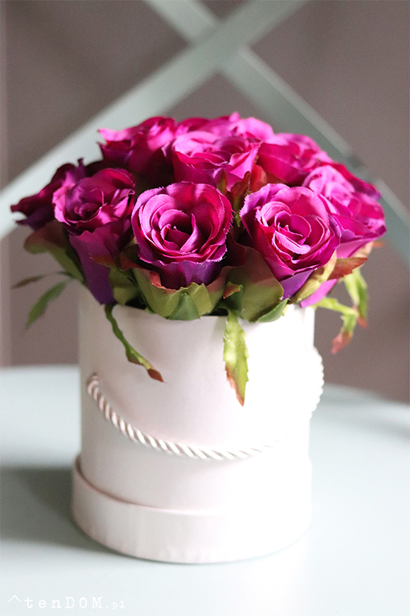 flowerbox z różami, Fuschia Mercedes, wys.22cm