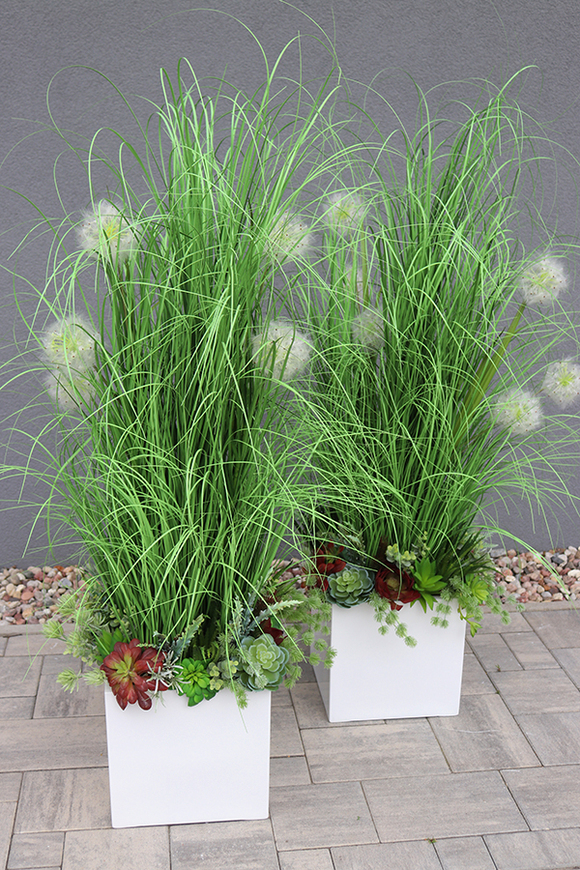 Deronata, trawa w białej donicy Fiberglass z dmuchawcami, wys.145cm