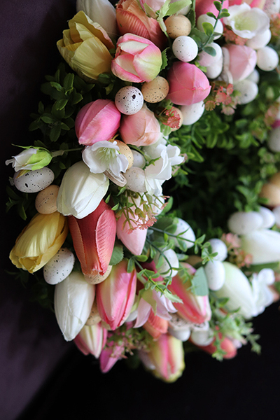 wielkanocny wianek na drzwi, Różowe Tulipany, śr.34cm