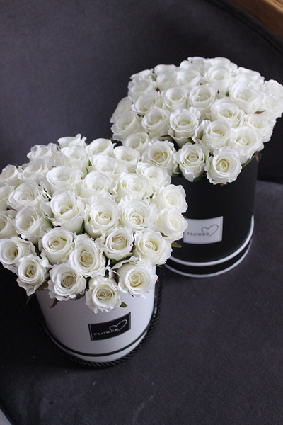 kompozycja kwiatowa / bukiet Flowerbox Kate, wys.23cm 