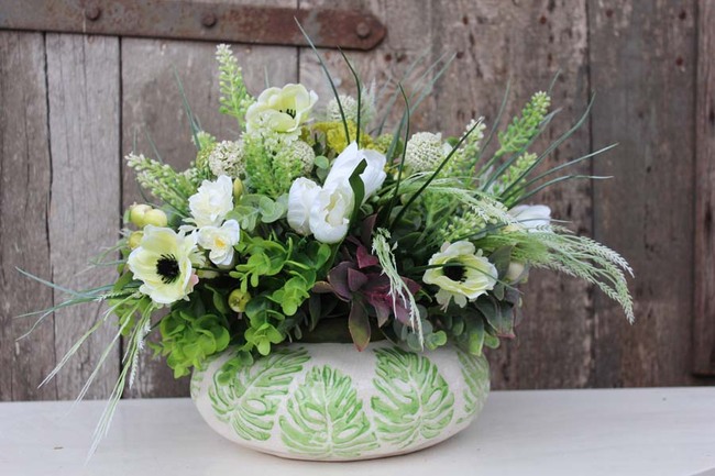 Zielone Marzenie, dekoracja kwiatowa w srebrnym naczyniu, wys.28cm