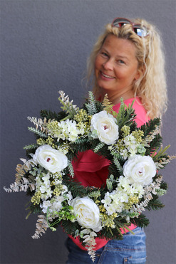 Dacja, wysokiej jakości wianek ze sztucznych roślin, śr.40cm