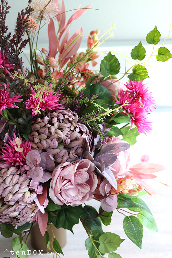 Lurdes, bogaty bukiet nagrobny z astrem, wys.55cm 