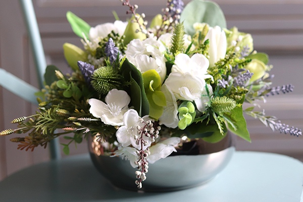 Deturo, dekoracja kwiatowa w srebrnym naczyniu, wys.24cm