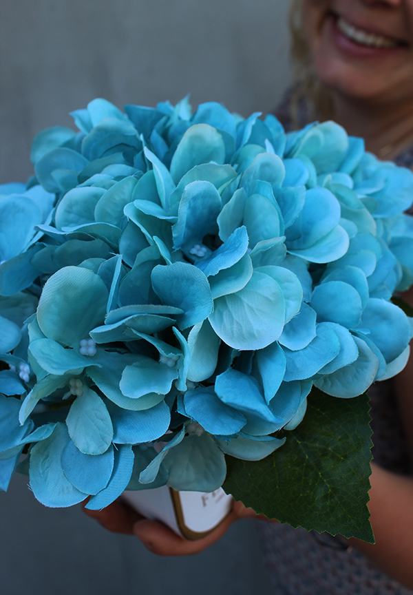 Laluna, flowerbox / turkusowa kompozycja kwiatowa / bukiet, wys.21cm