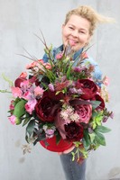 Benjamin, walentynowa kompozycja kwiatowa / bukiet / Flowerbox, wys.46cm