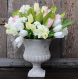 Tulipany elegancka kompozycja kwiatowa w pucharze, wym.38cm