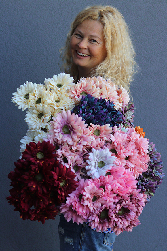 Gerbery Flamenco, bukiet wiśniowych kwiatów, dł.51cm