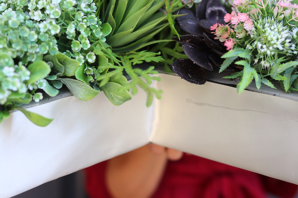 Krzyż Pamięci, Suculenti Memorio, elegancka kompozycja nagrobna, wym.118x84cm