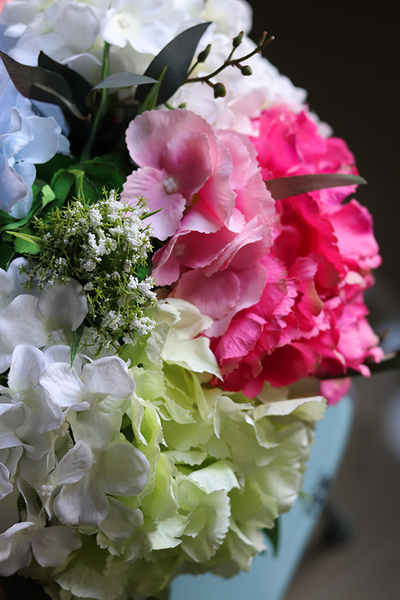 Cekiano, flowerbox z hortensjami w zielonym pudełku, wys.43cm