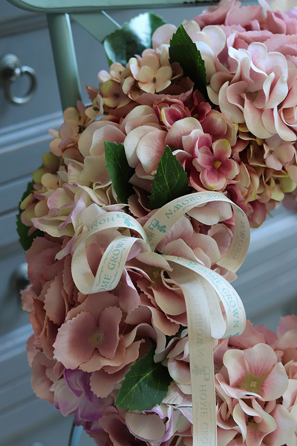 Bellinas Hortensja, bogaty wianek na drzwi, śr.40cm