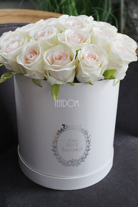 kompozycja kwiatowa / bukiet Flowerbox biel & róż Poezja, wys.34cm