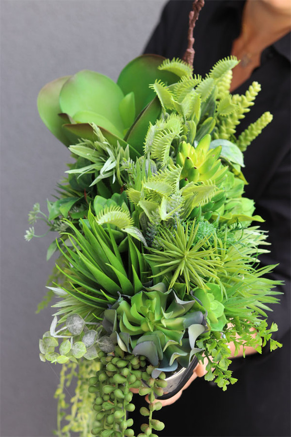 Anya Laos, piękna kompozycja Sukulenty w lustrzanej donicy, wym.25x48cm