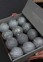 błyszczące szaro - srebrne bombki Dekoria, śr 9cm, kpl. 12szt.